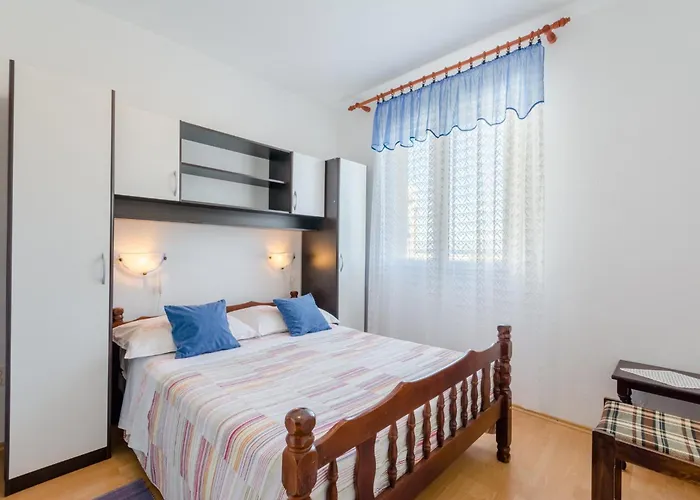 By The Sea Mirca, Brac - 5613 * 苏佩塔尔
